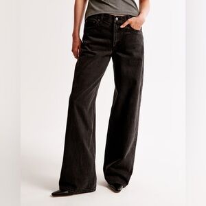 Abercrombie Low Rise Ultra Loose Jean - Size 27, colour: “Washed Black” - NWT